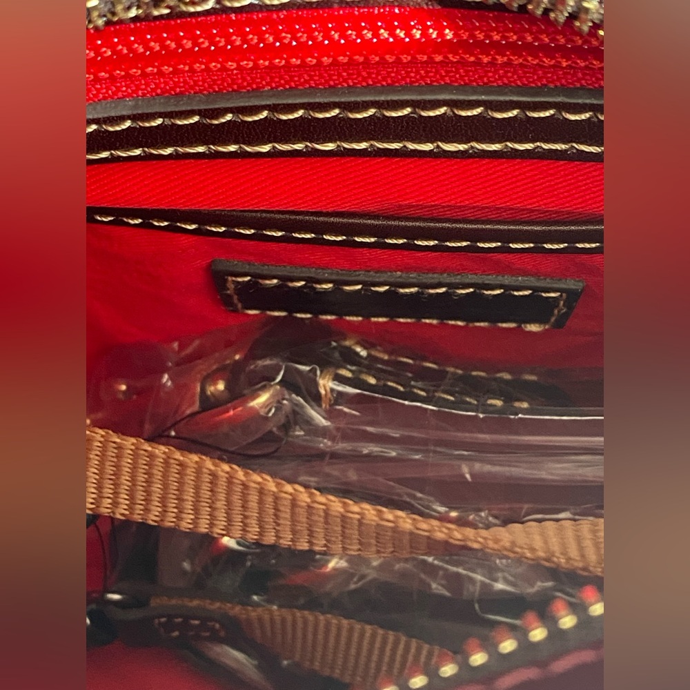 NWT…DOONEY AND BURKE CROC EMBOSSED LEATHER CROSSBODY HANDBAG IN BORDEAUX - Picture 10 of 14